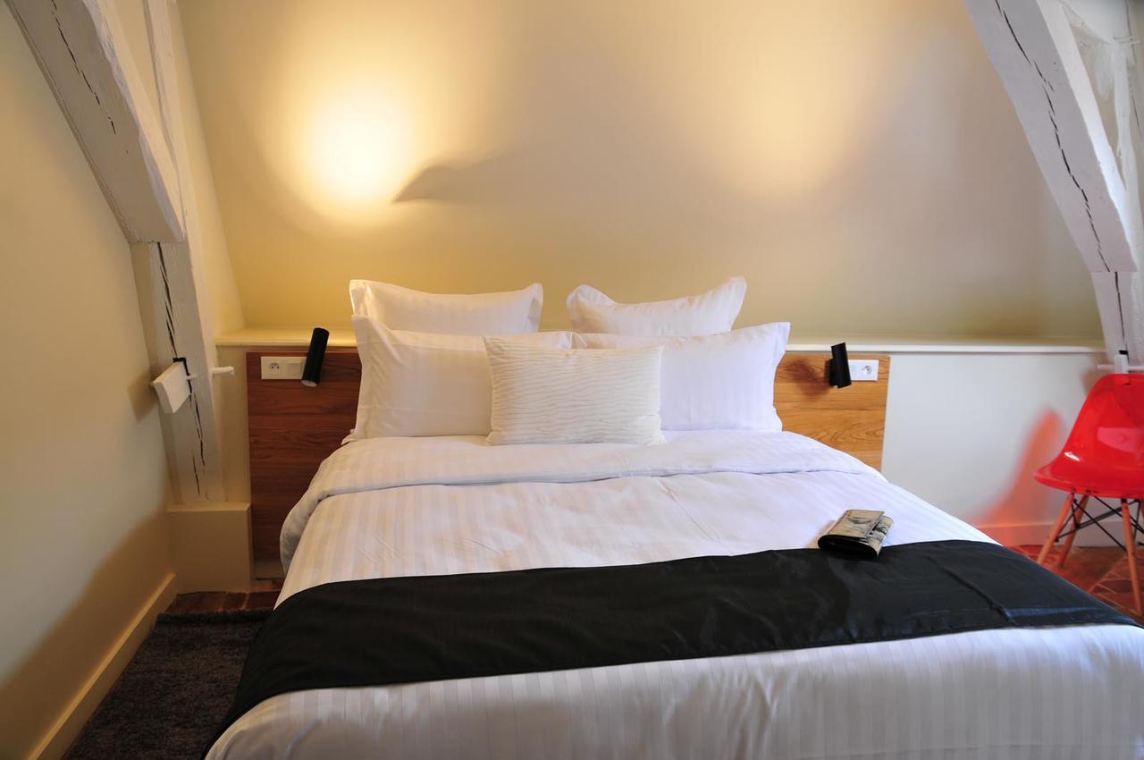 Les Glycines Hotel 2*