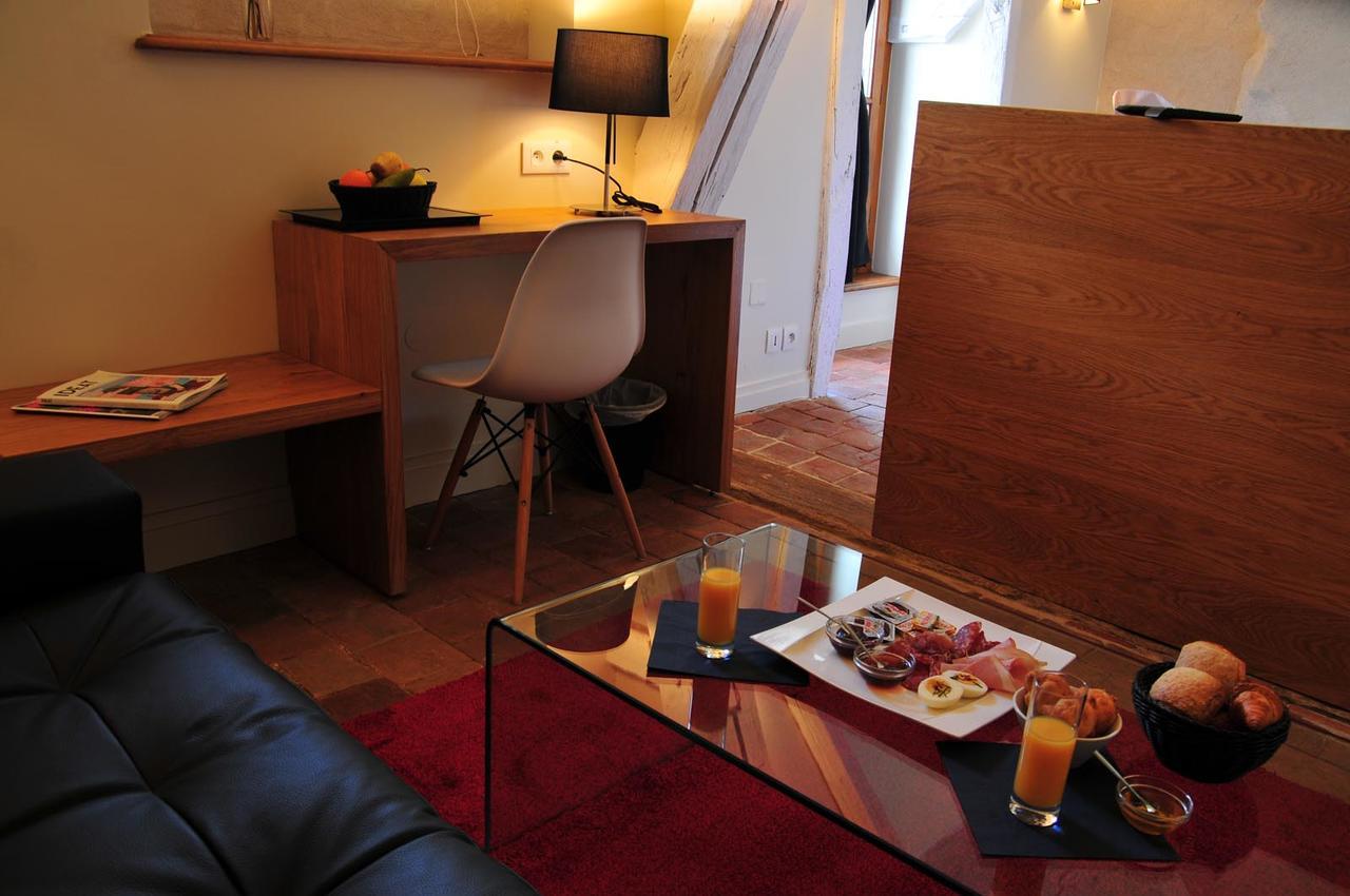 Les Glycines Hotel 2*